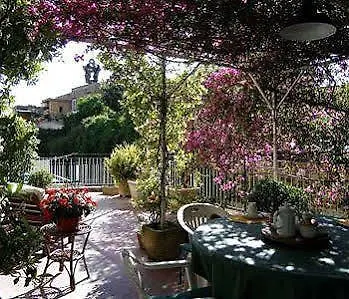 La Bouganville
