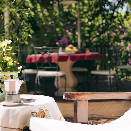 B&B La Bouganville Bed & Breakfast Naples